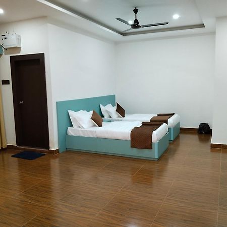 Griha Laxmi Hotel Dibrugarh Kültér fotó