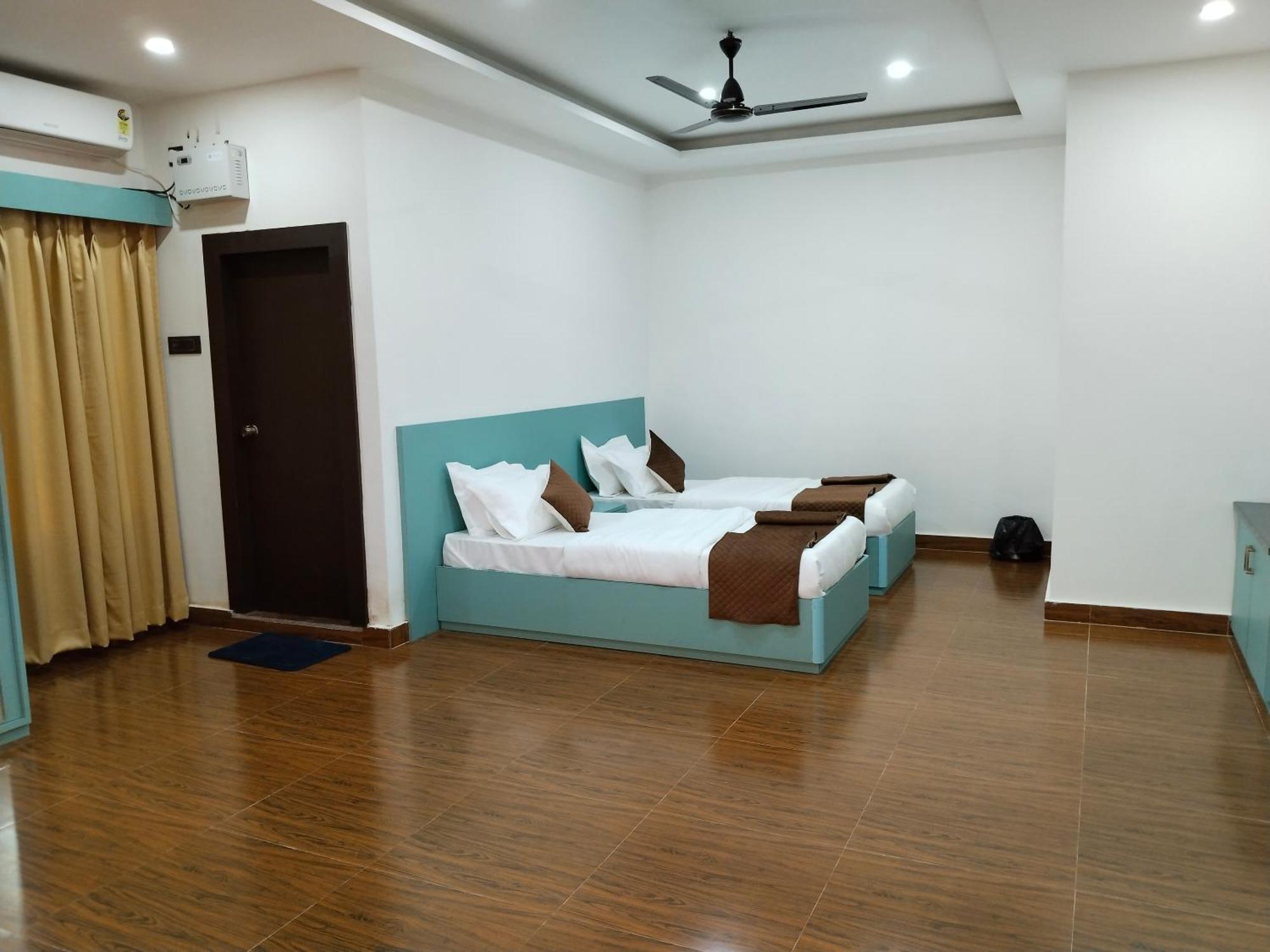 Griha Laxmi Hotel Dibrugarh Kültér fotó