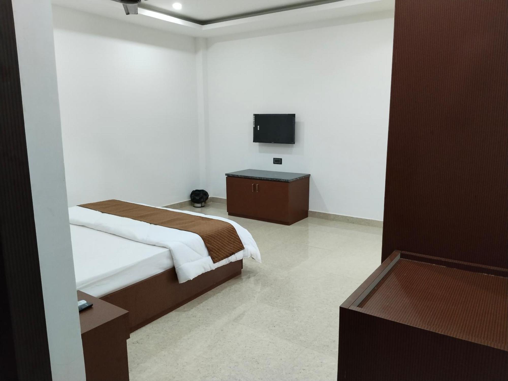 Griha Laxmi Hotel Dibrugarh Kültér fotó